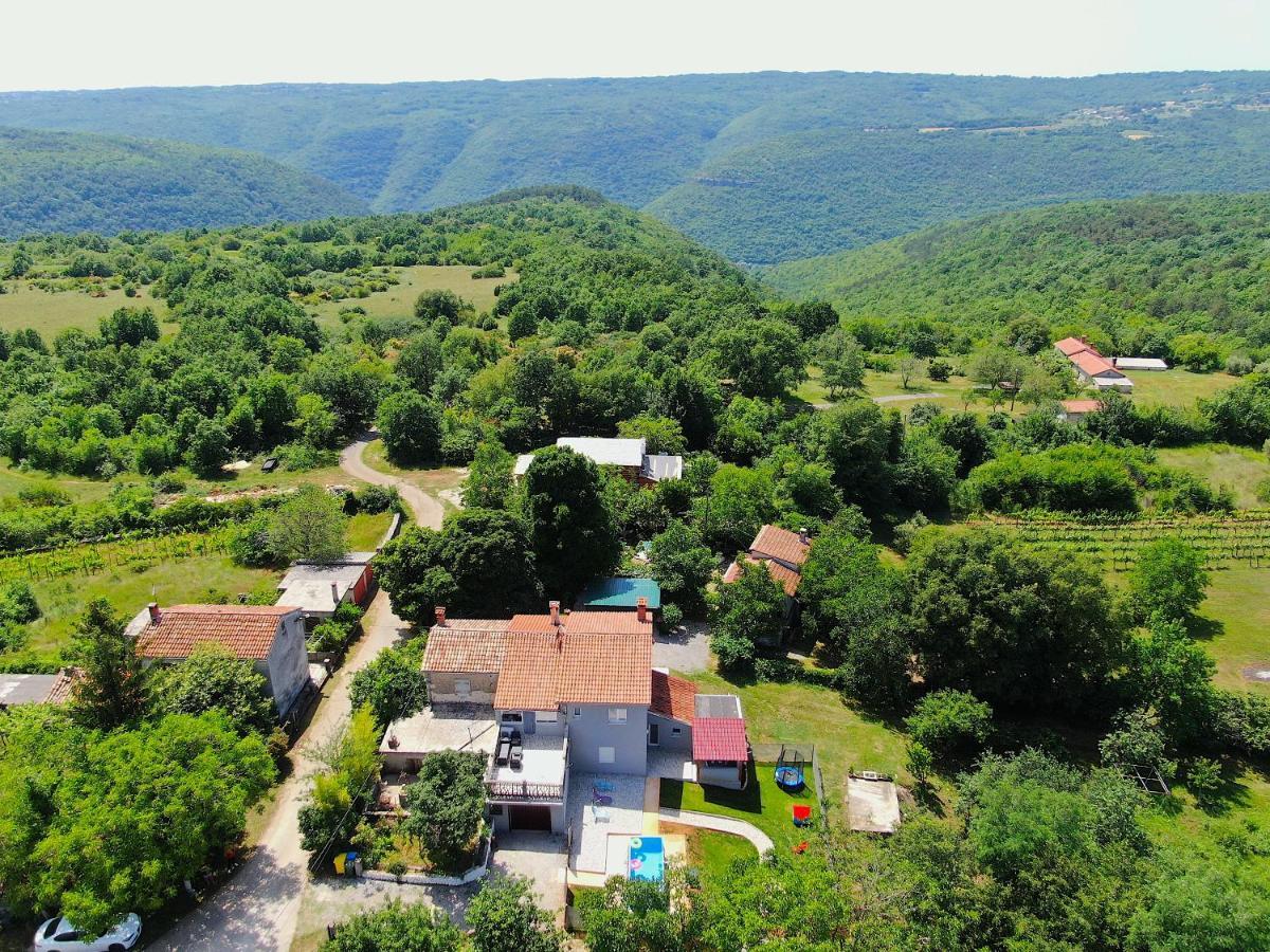 Apartman Goga With Pool And Jacuzzi Labin  Exterior foto