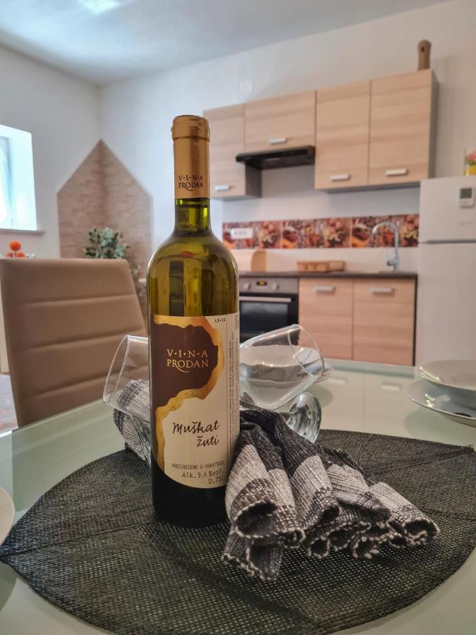 Apartman Goga With Pool And Jacuzzi Labin  Exterior foto