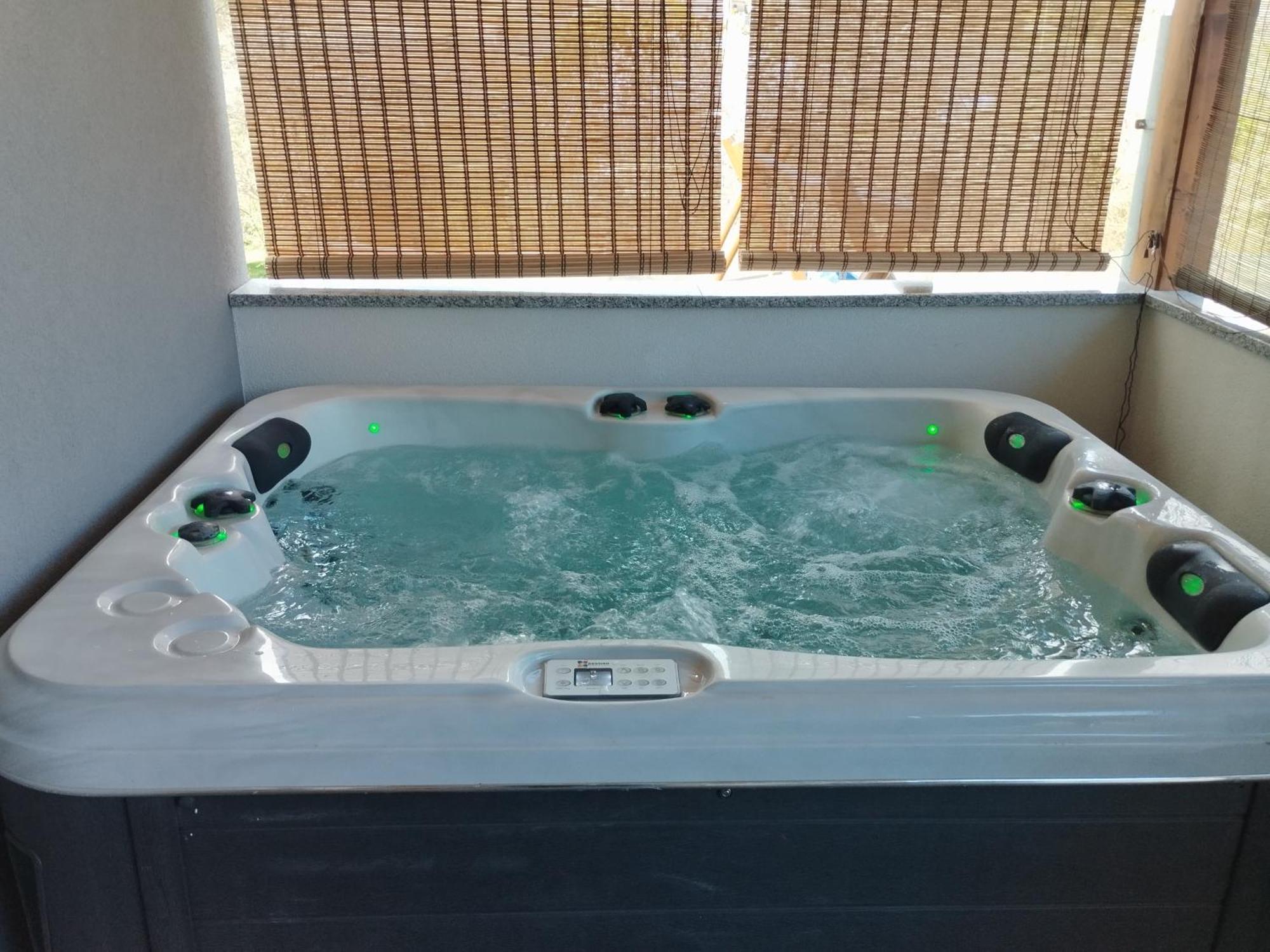 Apartman Goga With Pool And Jacuzzi Labin  Exterior foto