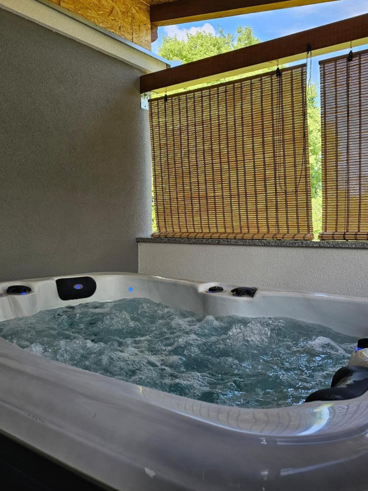 Apartman Goga With Pool And Jacuzzi Labin  Exterior foto